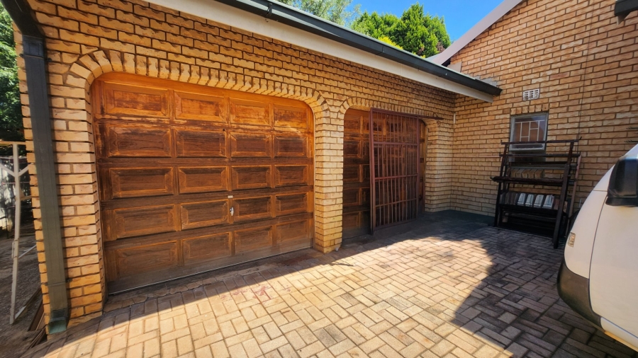 4 Bedroom Property for Sale in Flamwood North West